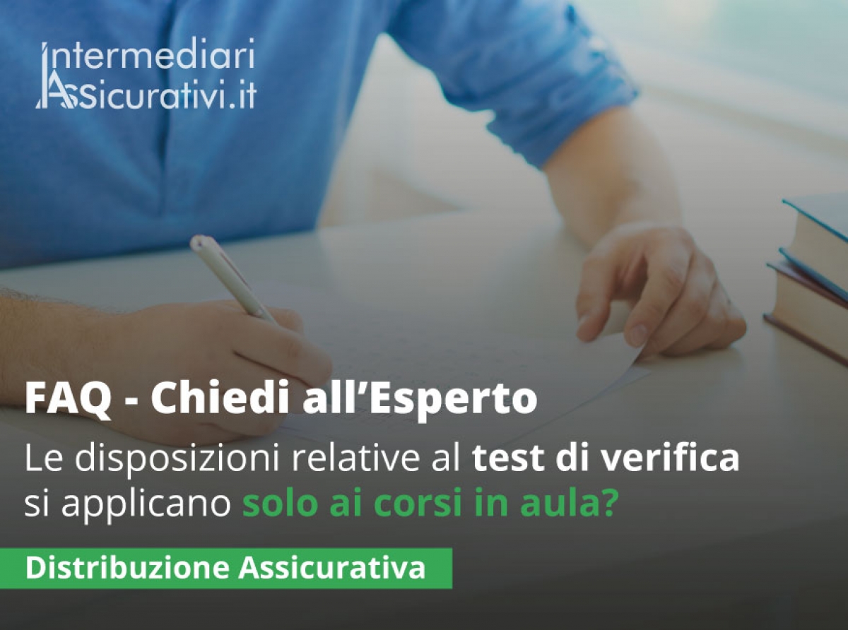 Le disposizioni relative al test di verifica si applicano solo ai corsi in aula o anche ai corsi svolti con modalità equivalenti?